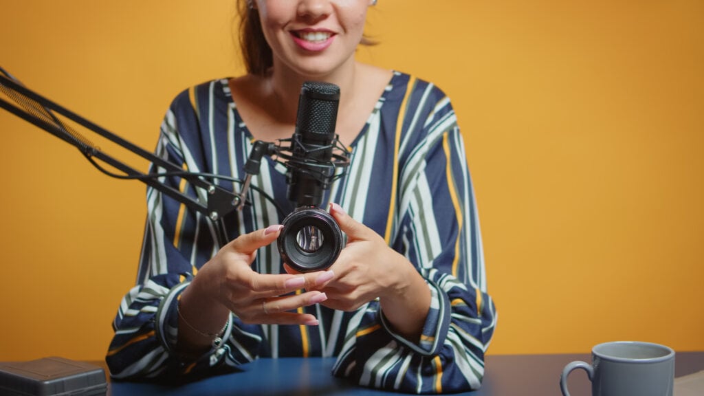 Wenn es um das Thema „Instagram Werbung schalten“ geht, ist das Ende der Anzeigenerstellung nur der Beginn einer kontinuierlichen Reise zur Maximierung des ROI. Bei ANN2thrive verstehen wir, dass das wahre Geheimnis erfolgreicher Instagram-Werbekampagnen nicht nur in der Erstellung liegt, sondern in der fortlaufenden Messung und Optimierung. Die wahre Magie entfaltet sich, wenn wir die Daten nutzen, um unsere Strategien zu verfeinern und sicherzustellen, dass jeder Euro, den Sie in werbung auf instagram kosten investieren, zählt.