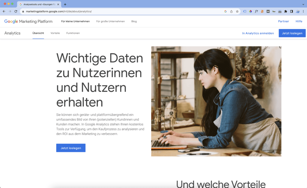 In der Welt des digitalen Marketings gibt es wenige Tools, die einen so universellen und anerkannten Wert haben wie Google Analytics. Als eines der bekanntesten und am meisten genutzten Analysetools bietet Google Analytics Einblicke in die Aktivitäten und das Verhalten von Besuchern auf einer Website. Bei ANN2thrive setzen wir auf Google Analytics als essenziellen Bestandteil unserer SEO- und Marketingstrategien. Warum? Lesen Sie weiter und entdecken Sie, wie Google Analytics dazu beiträgt, den Erfolg von Websites zu steigern.