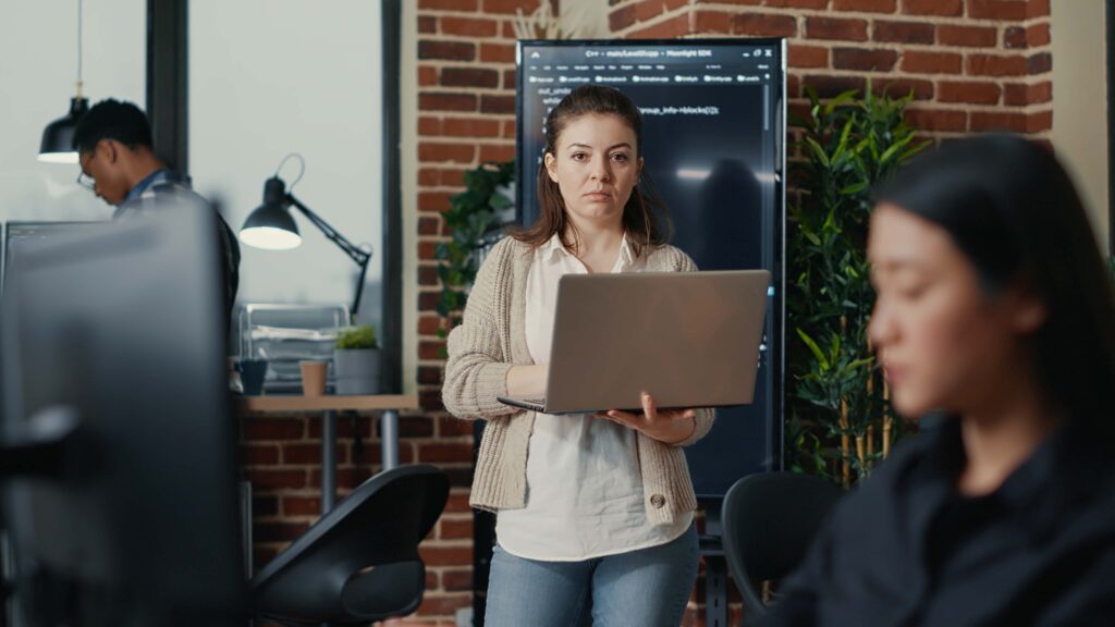 In einer Welt, in der digitale Transformationen die Geschäftslandschaft neu gestalten, bietet Amazon AWS eine vollständige Plattform, die es Ihrem Unternehmen ermöglicht, sich an diesen Wandel anzupassen und davon zu profitieren. Die Flexibilität, Skalierbarkeit und breite Palette an Dienstleistungen machen AWS zu einer idealen Lösung für Unternehmen jeder Größe und aus jedem Sektor.